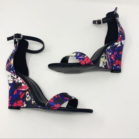 ALDO Floral Matted Wedge Sandals - Picture 4 of 8
